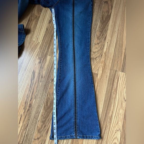 Younique Original Women’s Flare Jeans Low Rise Faux Leather Trim Sz 5 Y2k - Picture 4 of 10
